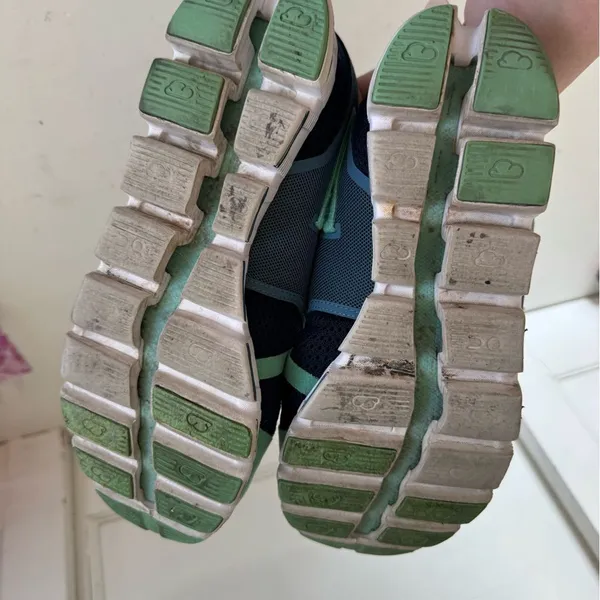On Cloud‎ women’s mint teal blue running shoes size 7 - Image 11