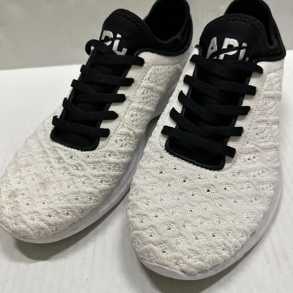 APL TechLoom Phantom Shoes Womens 7 White Knit Low Top Running Athletic Sneakers - Image 9