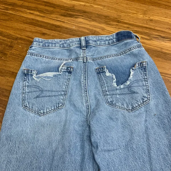 American Eagle Mom Jeans Womens Size 4 Distressed‎ Ripped Frayed Hem Denim Blue - Image 5