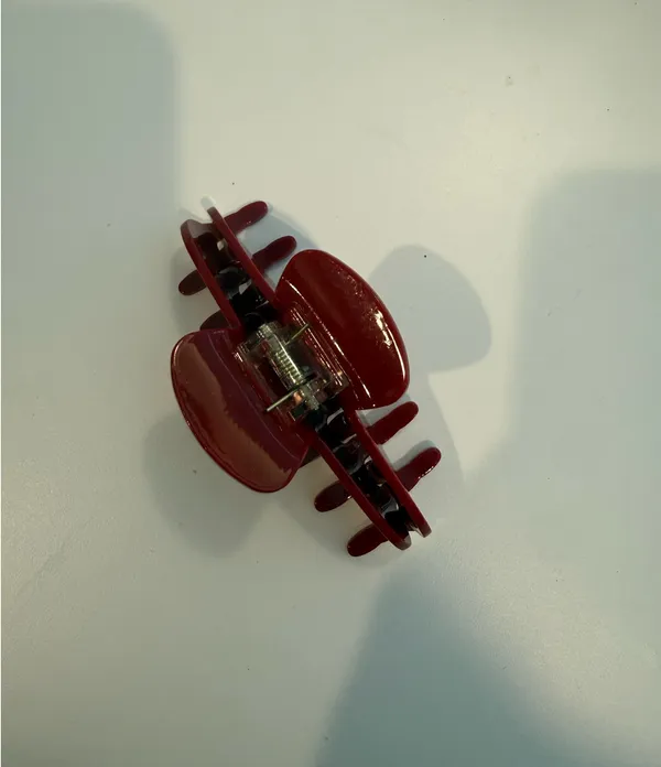 Red Claw Clip - Image 2