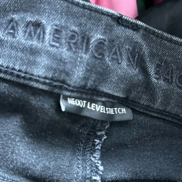 American Eagle Jeans Outfitters - Image 4