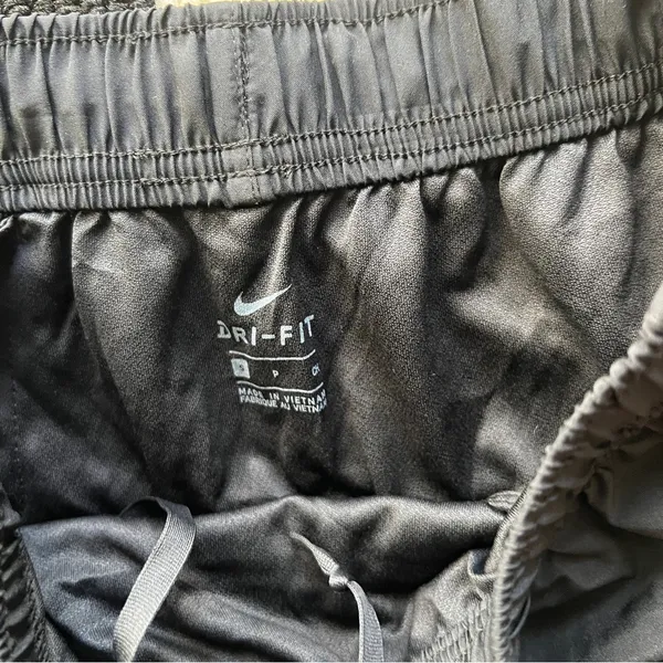 Nike Women's Black Athletic Shorts - Image 5