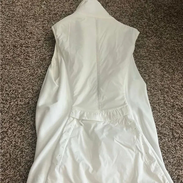 Lululemon Athletica White Vest Jacket - Image 3
