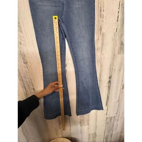 Refuge Women’s Medium Wash Flare Jeans Raw Hem – Size M - Image 7