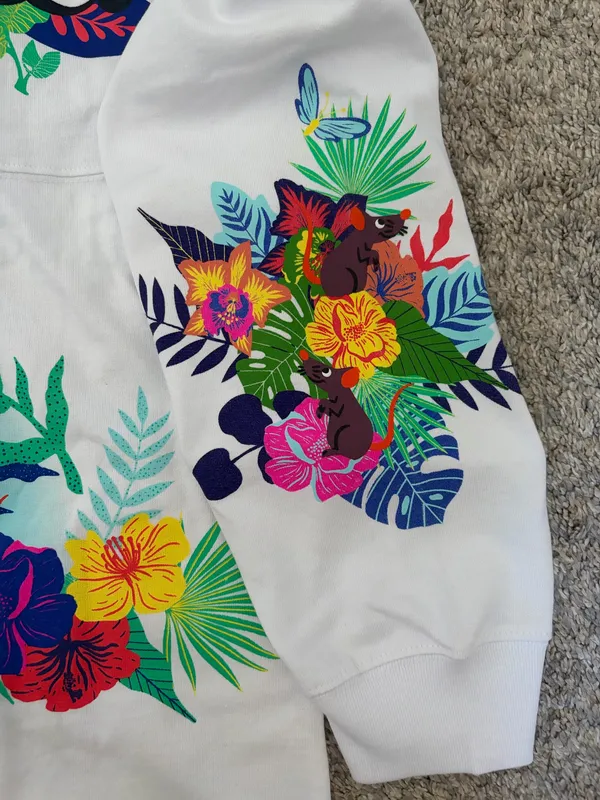 White long sleeve Encanto tee - Image 5
