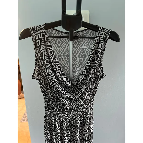 VLD‎ Women's Black And White Geometric Design sleeveless maxi dress size Large - Image 2