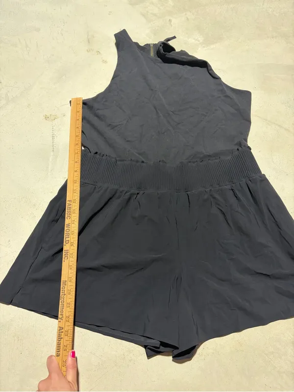 Athleta Black Sleeveless One-Piece Romper XL - Image 5
