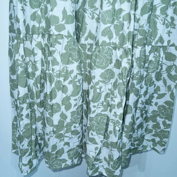 August Sky Olive Green Floral Puff Sleeve Smocked Midi Dress Size Large NWT - Image 6