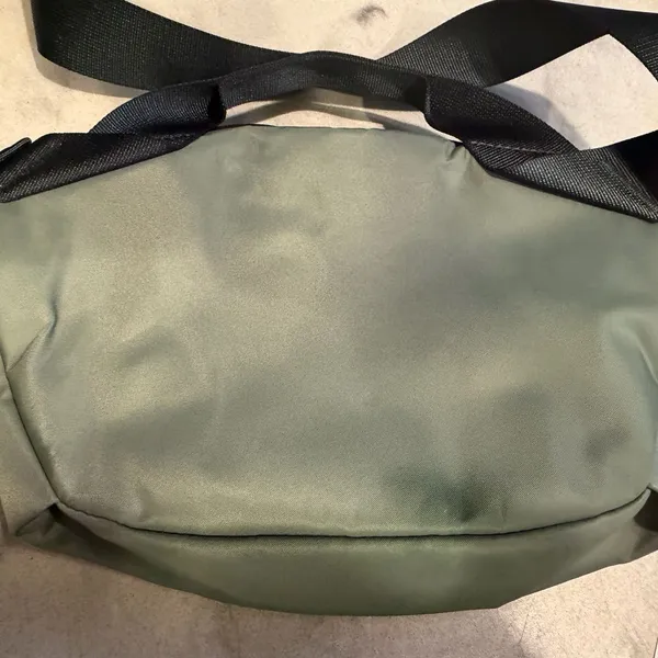 Lululemon Athletica Olive Belt Bag - Image 12