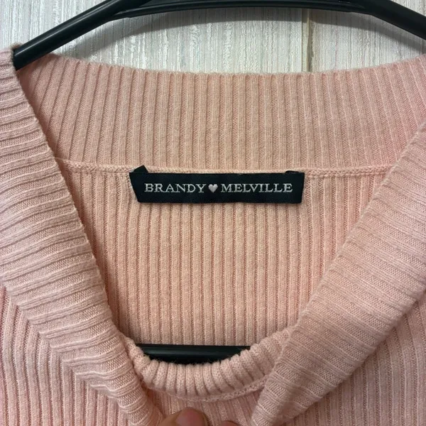Brandy Melville Pink Ribbed Mock Neck Cropped Sweater‎ Small - Image 4