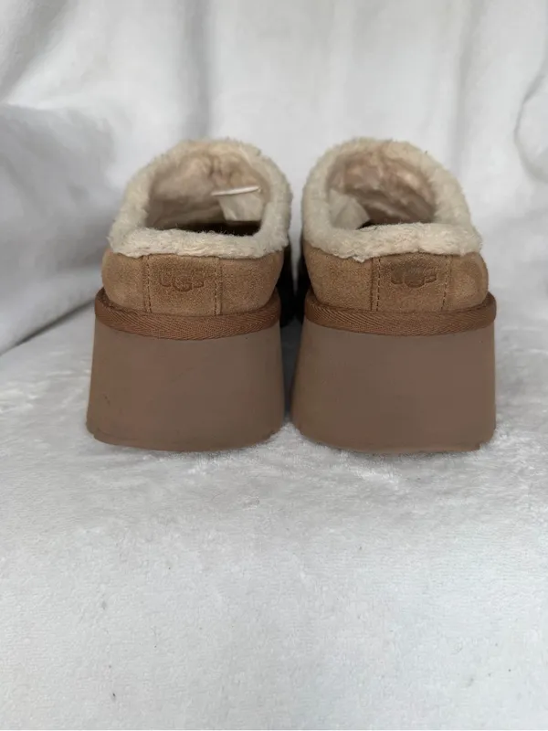 Ugg Suede/ Wool 2" New Heights Cozy Clog Platform Shoes, Women Us 10/ Eur 41. - Image 4