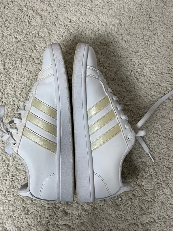 adidas White Cloudfoam Classic three striped sneakers - Image 10