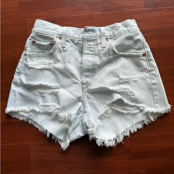 Levi’s 501 Shorts - Image 2