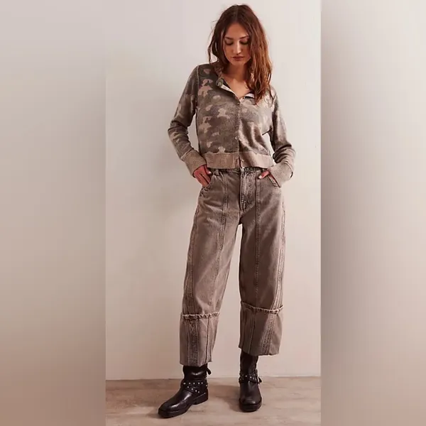 NWT FREE PEOPLE We The Free Olsen Cuffed Crop Barrel Jeans - Slate $128 - Image 3