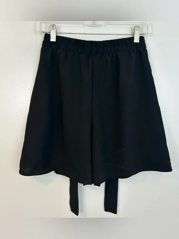 NWT H&M Black Tie Waist High Waist A-line Shorts SIze Small - Image 8