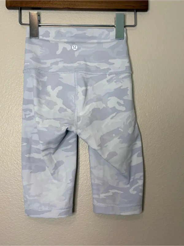 Lululemon women teens camp biker shorts size 0 athletic workout summer beach - Image 4