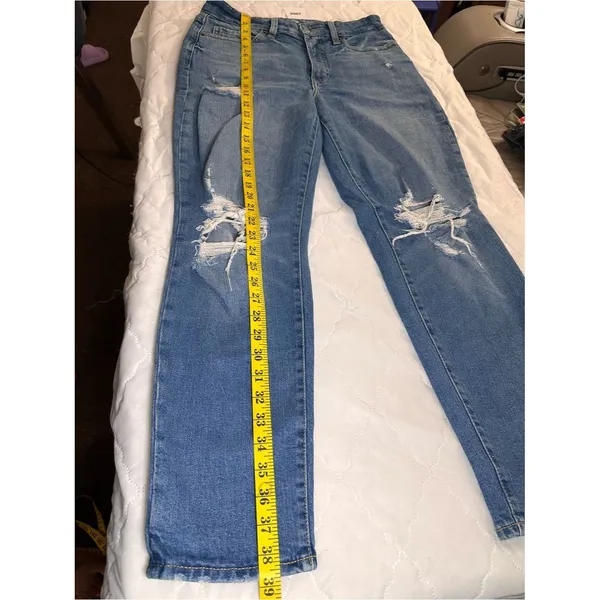 Old Navy Women's Distressed Skinny Jeans - Light Blue Wash - Image 2