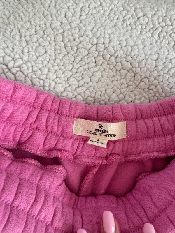 Rip Curl Women’s pink shorts   - Image 3