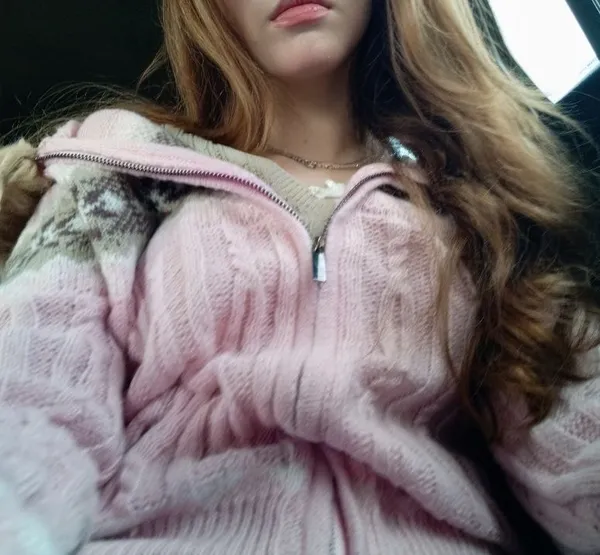 Pink & white knit zip-up sweater - soft & cozy #cottagevibes - Image 2