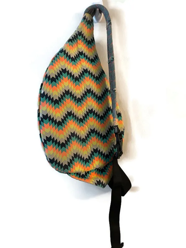 Kavu Sling Bag with multicolored zigzag pattern - Image 2