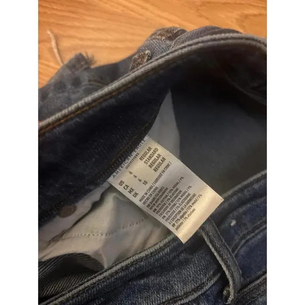 American Eagle Destroyed Mom Jean Size 6 - Image 5