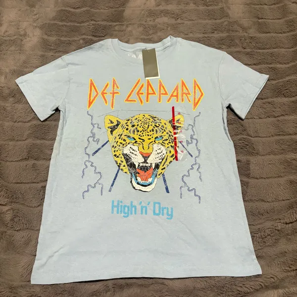 Def Leppard High n Dry Graphic Band T Shirt Blue XS NWT - Image 3