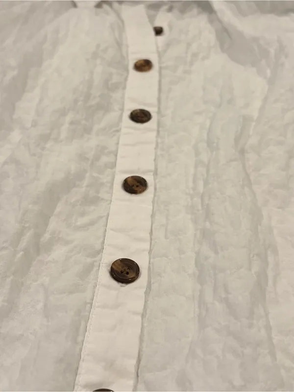a.n.a White Button-Front Shirt with Tortoiseshell Button - Image 4