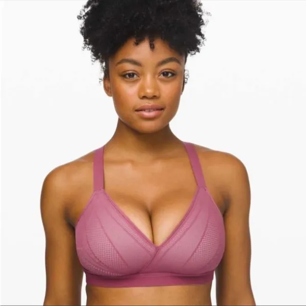 Lululemon Awake To Lace Bra 34B lot Plumful/smoky blush and black/nude - Image 6