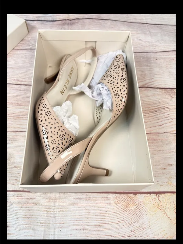 Anne Klein Women’s Sz 9.5M Tan Fabrizia w/Holes Design Slingback Kitten Heels - Image 2
