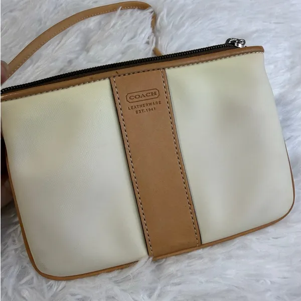 y2k Coach Tan Cream Wristlet - Image 3