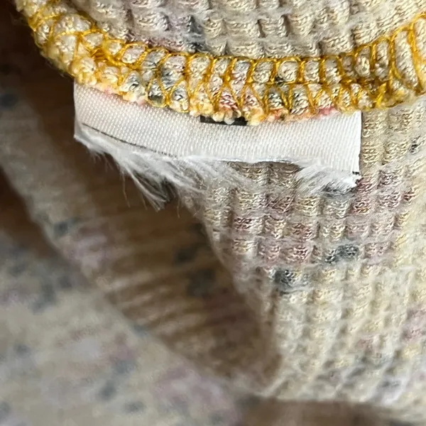 Hollister Womens Mustard Yellow Floral Waffle Knit Ruched V-Neck‎ Top Medium - Image 3