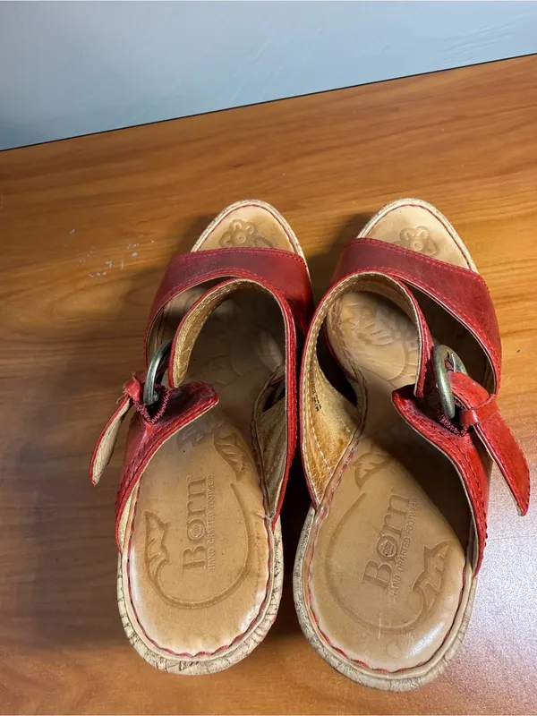 Born Red Leather Slip On Wedge Heel Sandal Gold Buckle Detail Comfort‎ 9/40.5 - Image 6