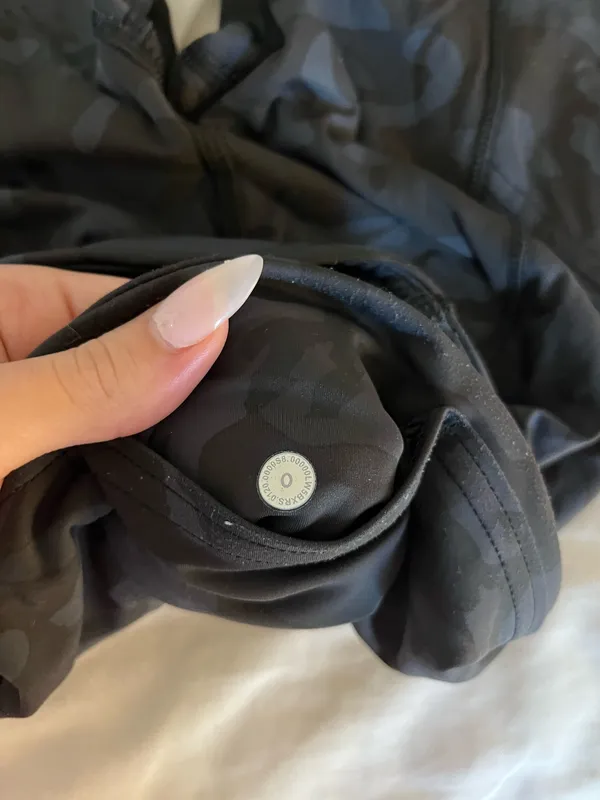 Lululemon black camo leggings 0 - Image 4