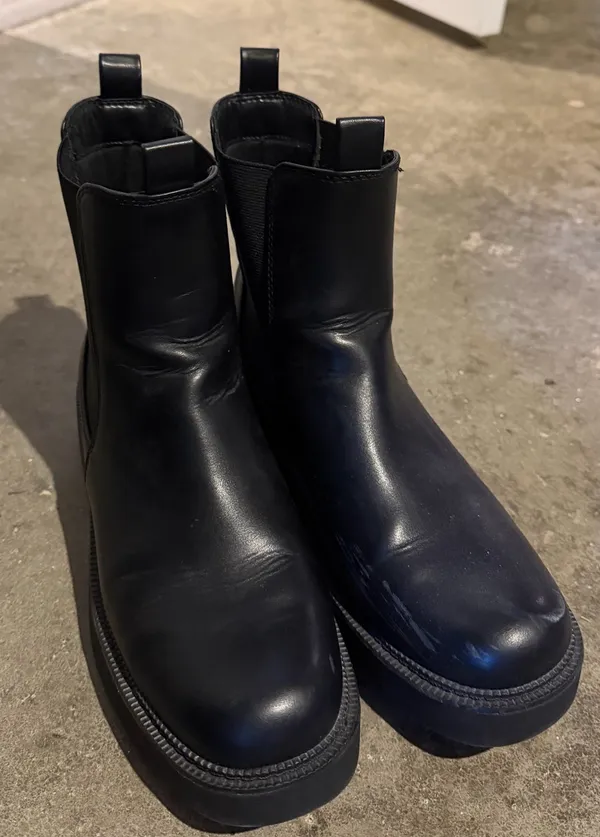 Black Boots Size 10 - Image 2