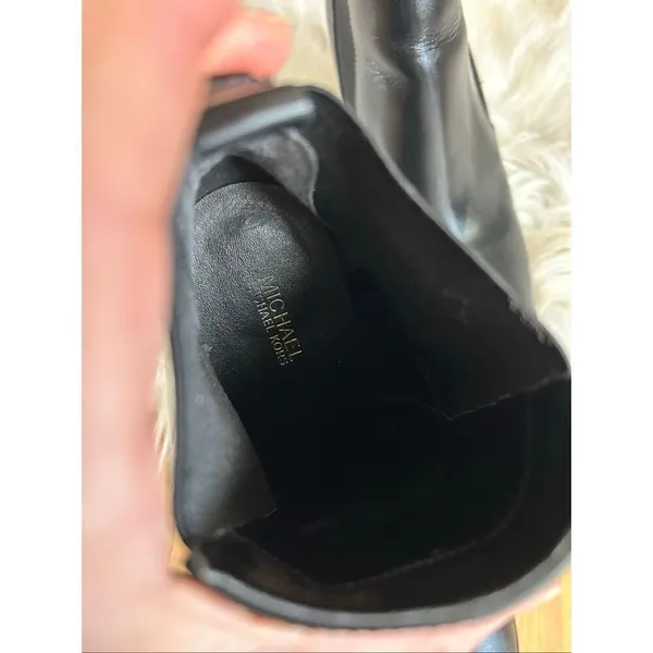 Michael kors black leather booties size 8.5 with charms in the back stylish mode - Image 6