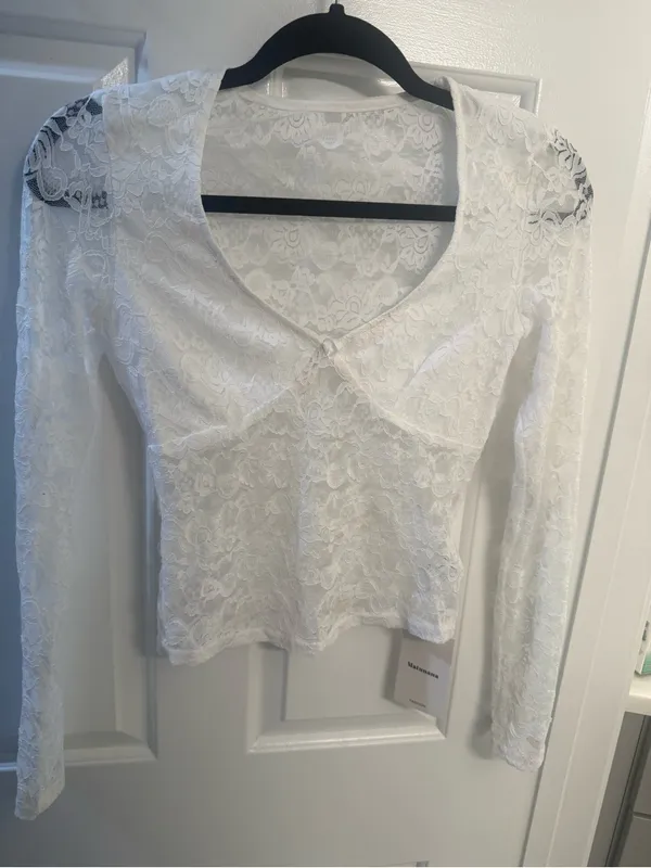 White Lace stretch Long-Sleeve Tie Front Top size small feminine NWT see pics - Image 3
