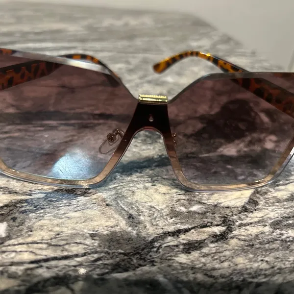 Stylish Brown Sunglasses - Image 10