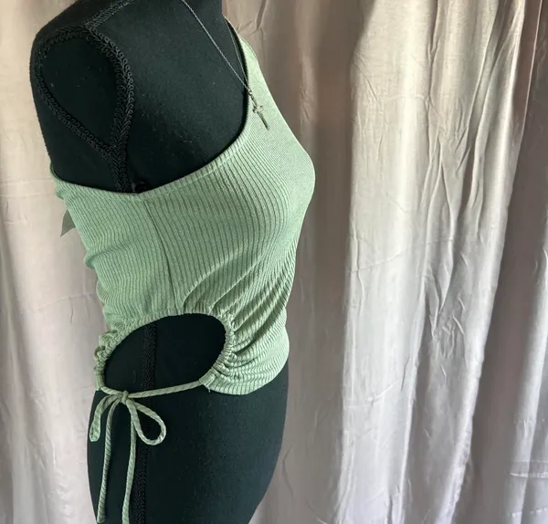 Forever 21 Green one shoulder top with tie detail - Image 2
