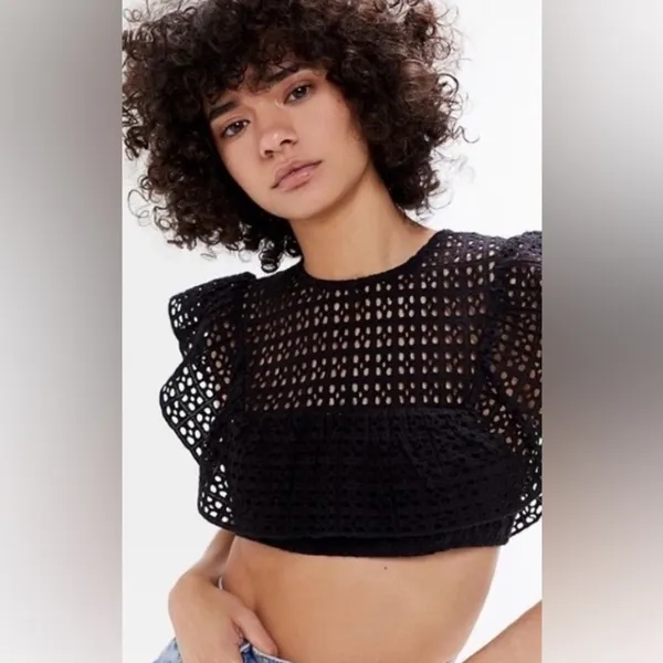 Urban Outfitters Eva Black Eyelet Ruffle Crop Top Sz-S - Image 3