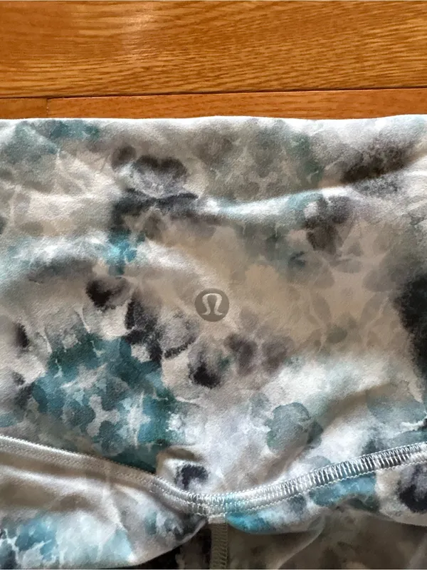 lululemon athletica Blue-Grey Tie-Dye Bike Shorts - Image 3