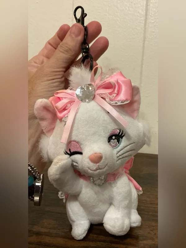 A Rare HTF Disney Store Japan Aristocats Marie Winking Plush Keychain Keyring - Image 6