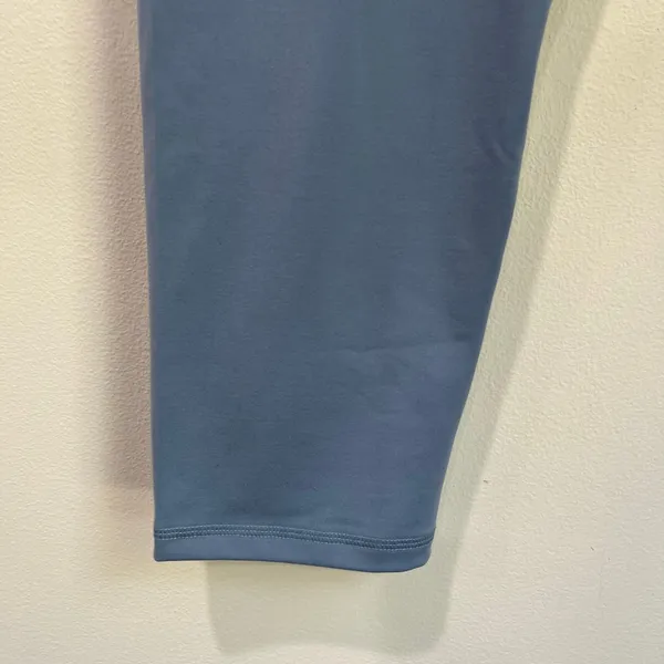 Old Navy Go Dry‎ High Rise Capri Leggings Size XL Blue Activewear Yoga - Image 3