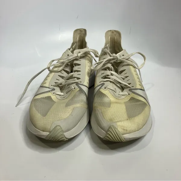 Nike Zoom‎ Gravity platinum tint sneakers size 8 - Image 2