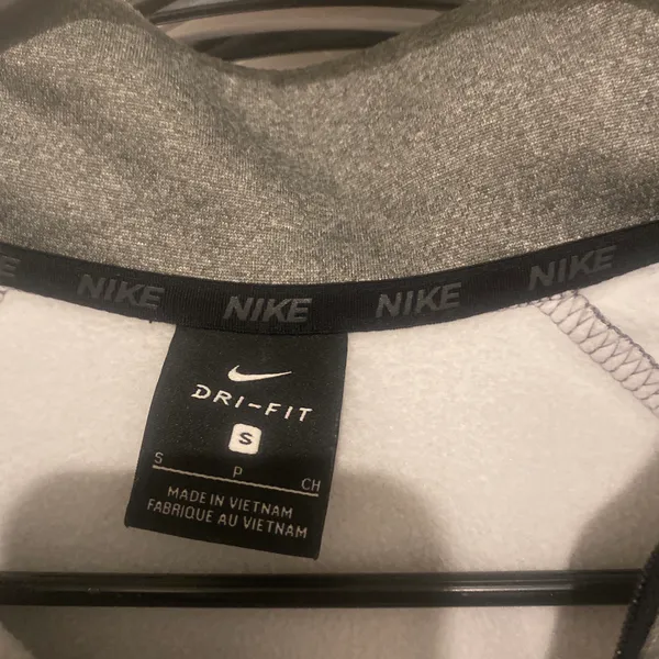 Nike Dri-Fit Sweatshirt - Image 6