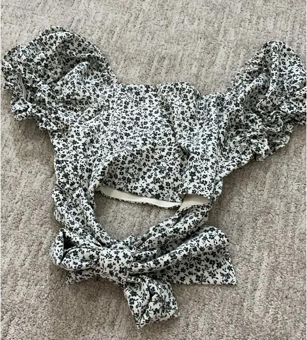 Altar'd State top with tie in back - Image 2