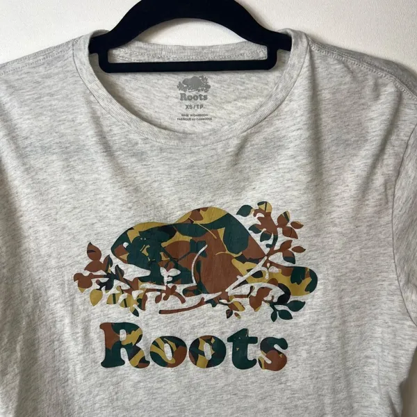 Roots camo graphic print t-shirt women’s size XS‎ - Image 2