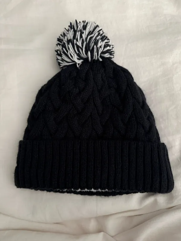 New Era Fleece Pom Pom Beanie - Image 2