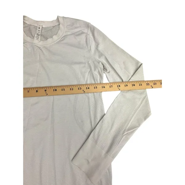 Lululemon‎ Swiftly Womens Size 4 White Top Tech Long Sleeve Activewear #FF1-5 - Image 4