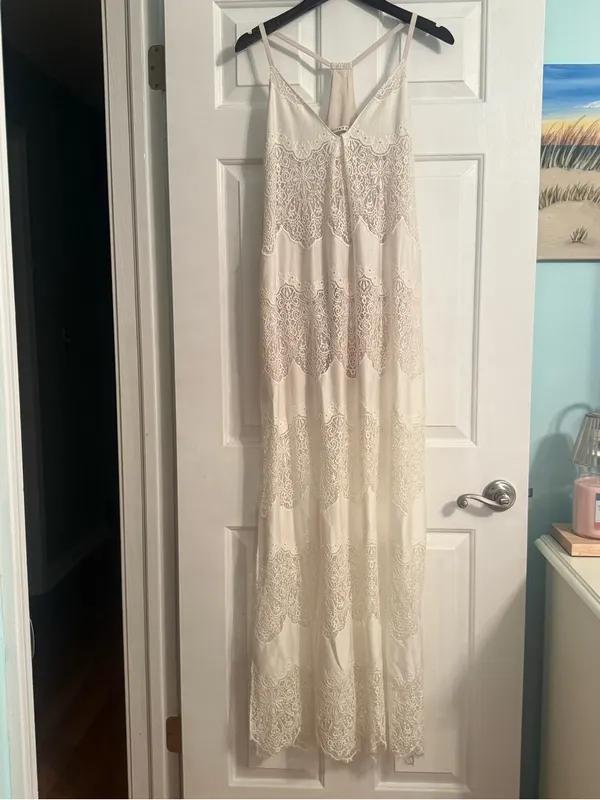 Alice + Olivia Vandy Dress in White - Image 2
