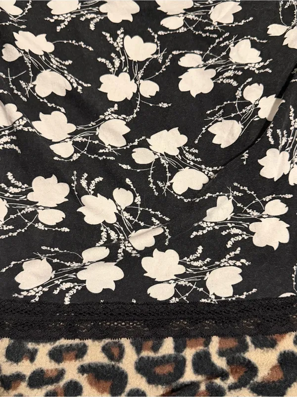 2000s vintage style whimsical american eagle black and white floral lace cami - Image 7